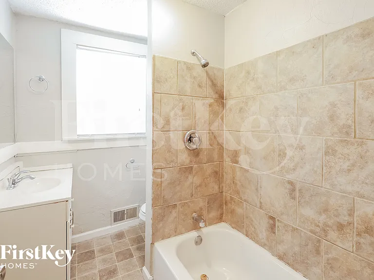 1603 Elmwood Ave — Photo 12