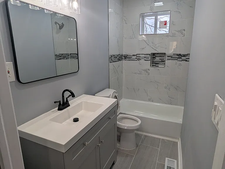 1726 Carswell St — Photo 23