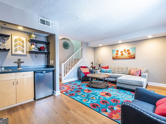 5th image of 391 Ralph McGill Blvd NE APT I