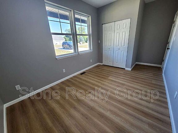 5th image of 1162 W Ewing St