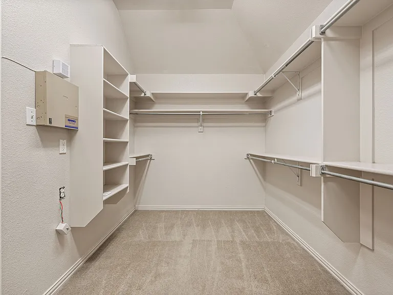 3316 Lexington Ave — Photo 32