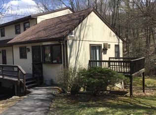 15 Villas Rd #17, Mount Pocono, PA 18344