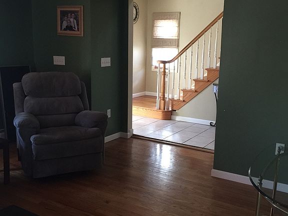 5th image of 57 Sheridan Ct