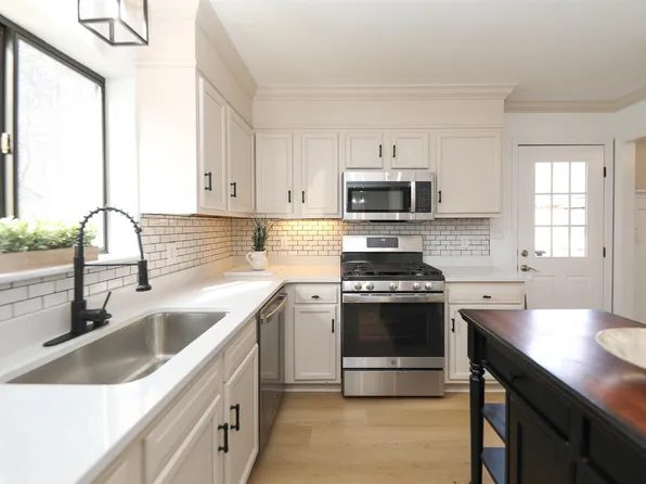 1384 Gristmill Dr, Charlottesville, VA 22902