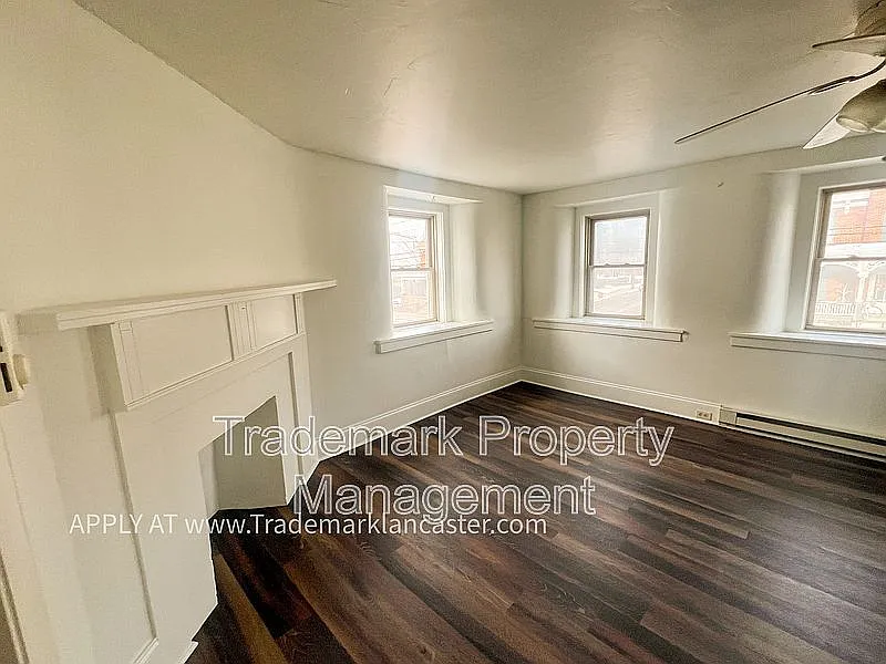 Building Photo - 4482 Horseshoe Pike #20