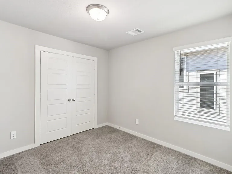 18075 Martin Pines Dr — Photo 31