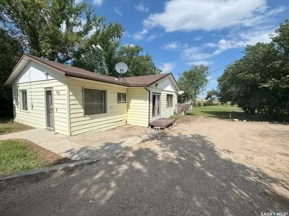 205 3rd AVENUE, Young, SK S0K 4Y0