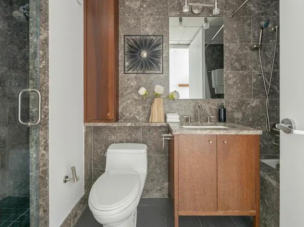 205 East 59th Street 14B image 15 of 16
