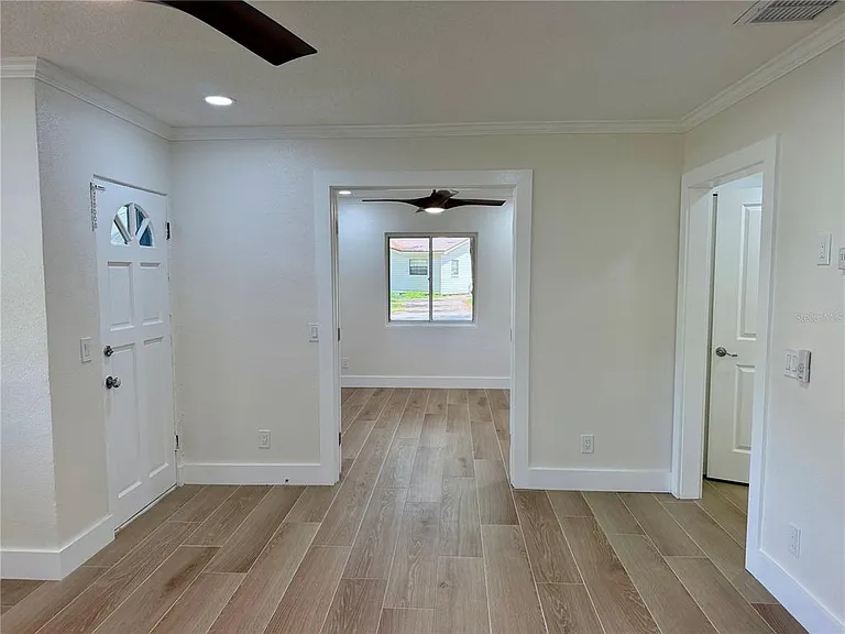 301 S Seminole Ave — Photo 10