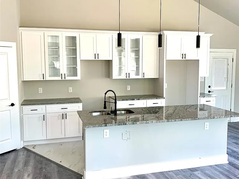 4621 Collins Ave — Photo 13