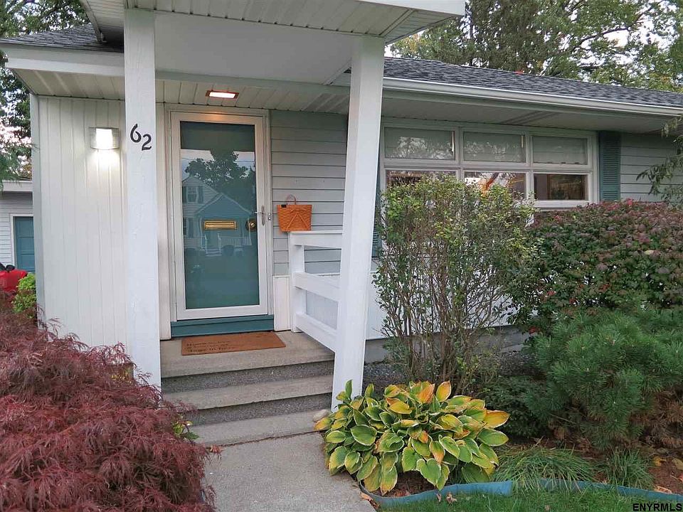 1st image of 62 Lawnridge Ave