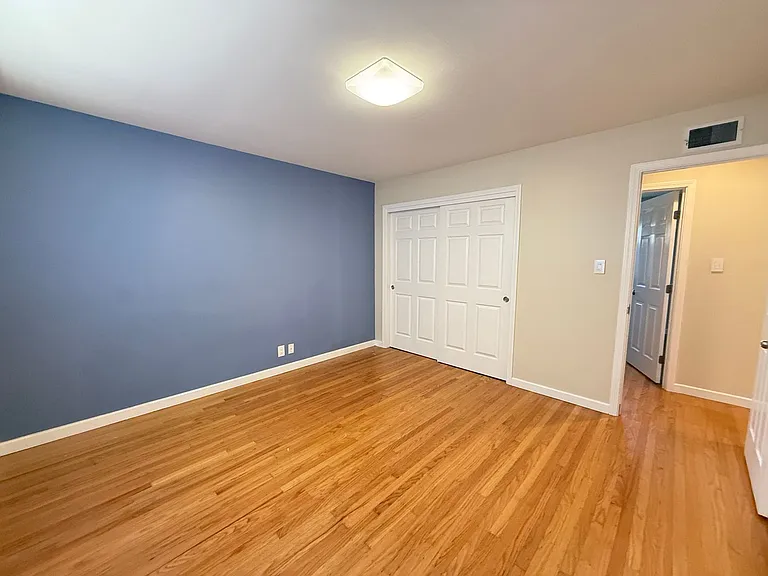 2360 Fordham Dr — Photo 17