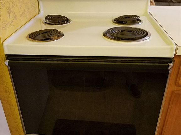 4th image of 21 Catalonia Ct