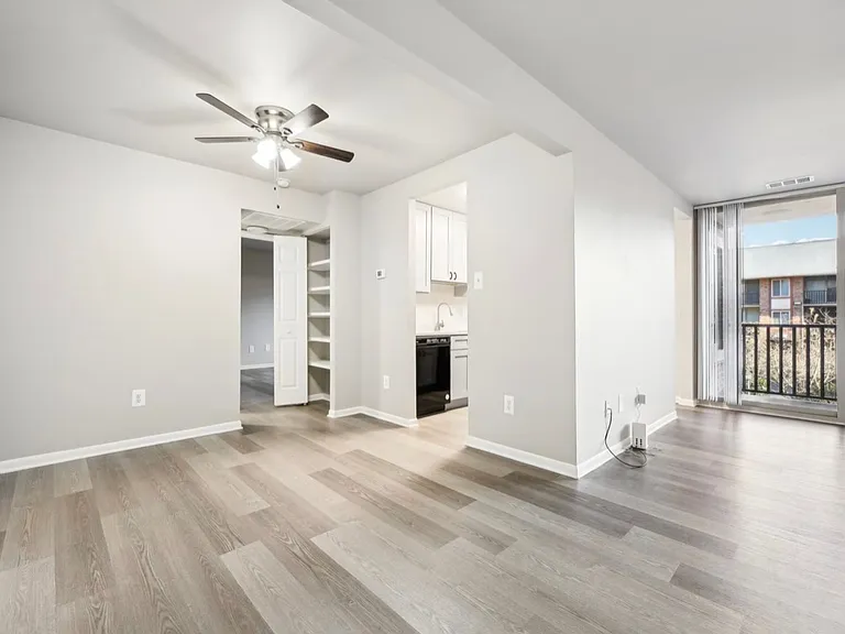 Potomac Garden Apartments — Photo 26