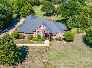 412 Country Ridge Ln, Red Oak, TX 75154