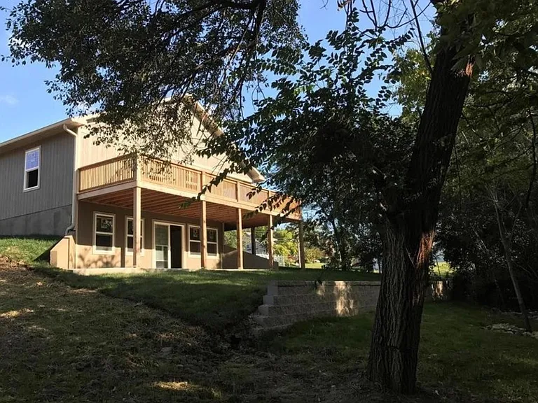 3836 Lloyd St — Photo 4