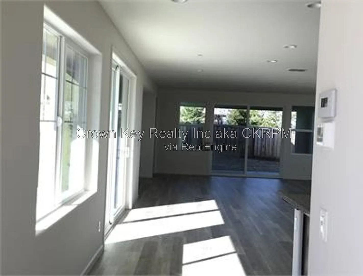 4 bed, 4.0 bath, 3005 sqft, $3,500 — Photo 3