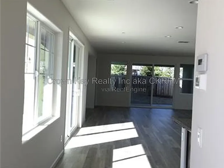 3831 Comstock Pl — Photo 3