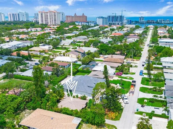 638 93rd AVE N, NAPLES, FL 34108