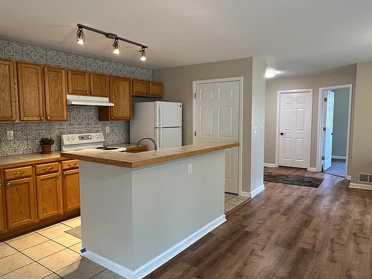 588 Depew Ct — Photo 8