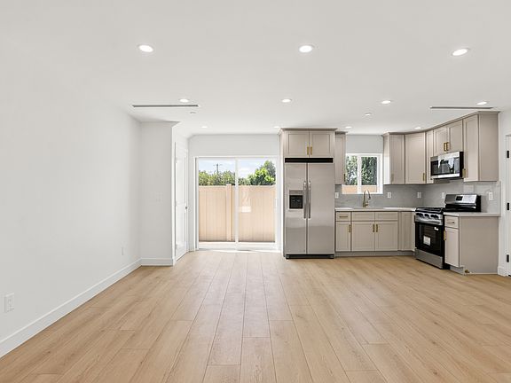 3rd image of 11502 Valjean Ave #3/4