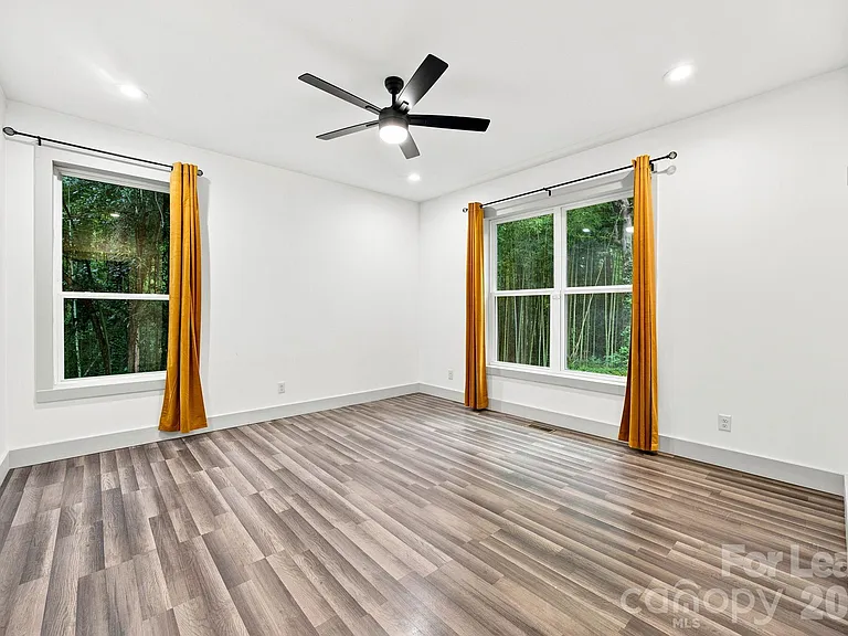 1198 Chronicle Ave — Photo 10