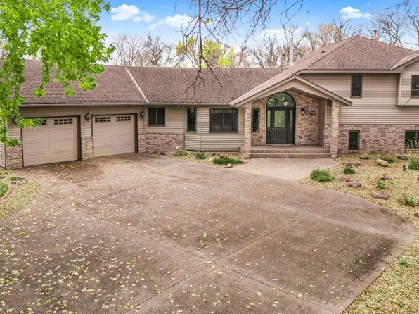 4218 White Dr, Saint Cloud, MN 56303