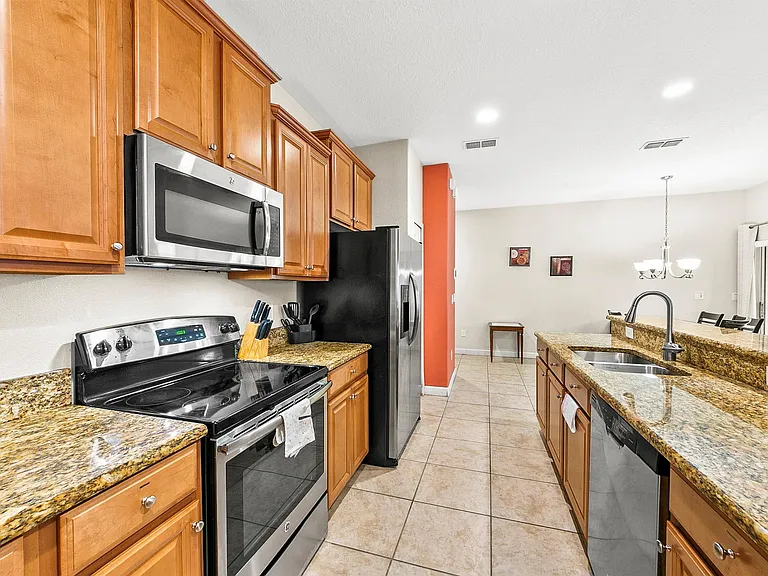 8937 Bismarck Palm Rd — Photo 8