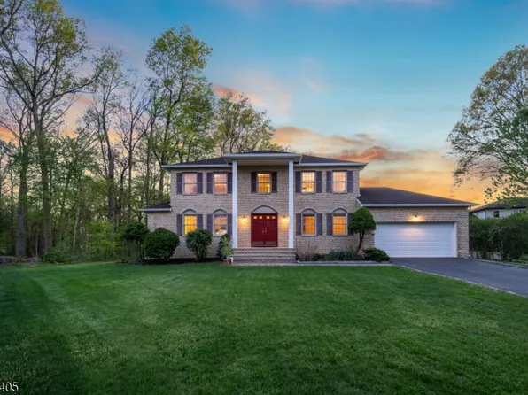19 Lorie Dr, East Hanover Twp., NJ 07936