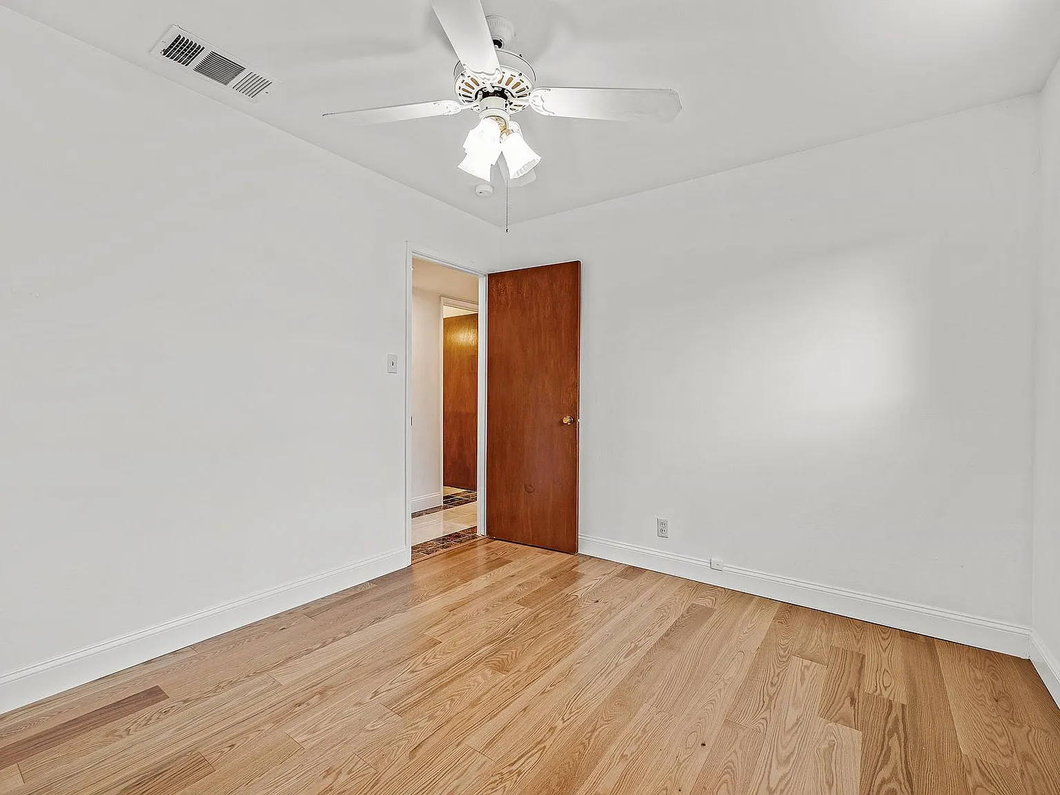 38827 Logan Dr — Photo 4