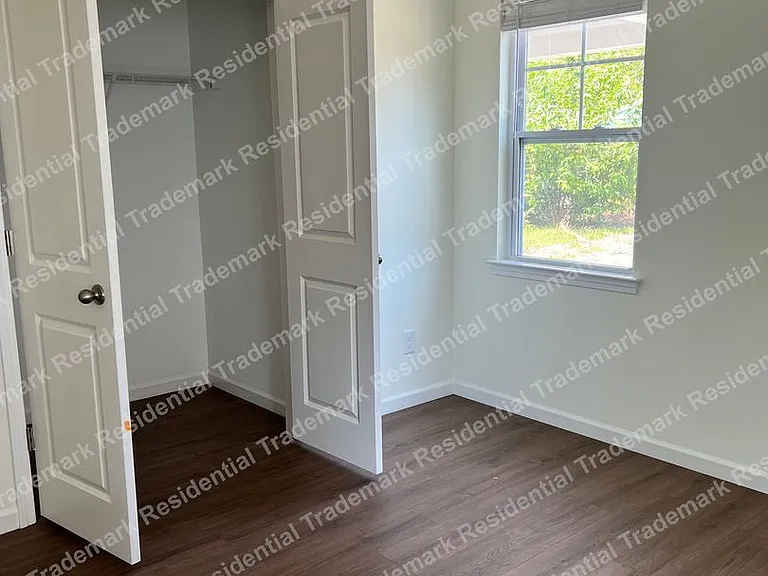 109 Avondale Ave — Photo 12
