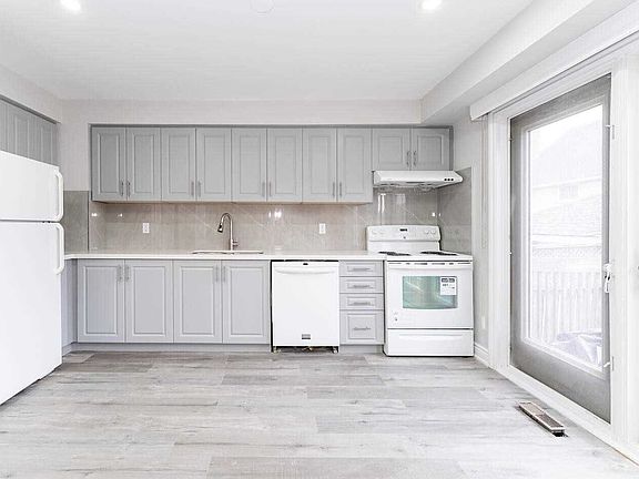 5th image of 10 Sandmere Ave