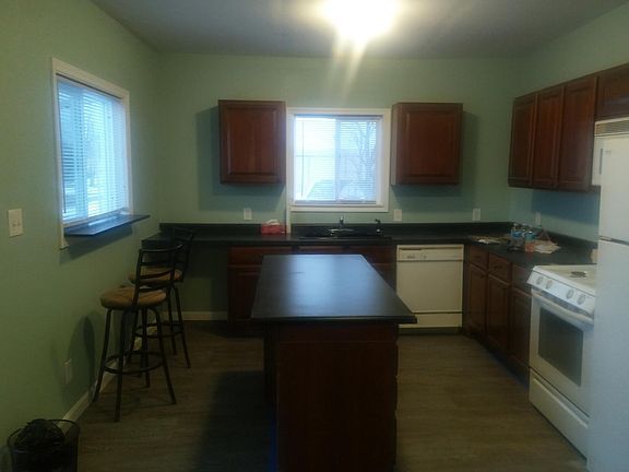 3rd image of 8449 Brown St