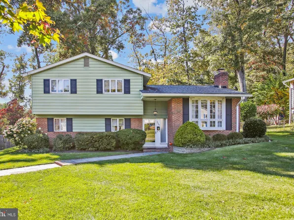 3535 Country Hill Dr, Fairfax, VA 22030