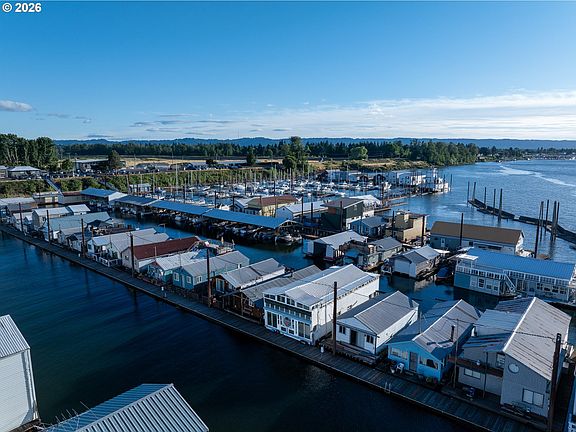 5th image of 2901 NE Marine Dr