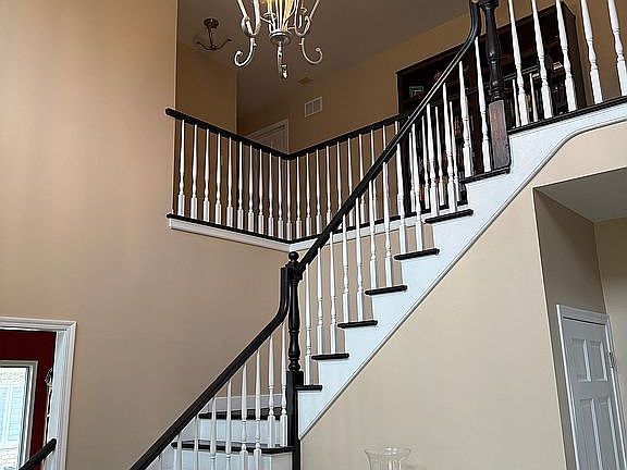 FOYER ENTRY