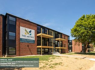2210 9th St, Charleston, IL