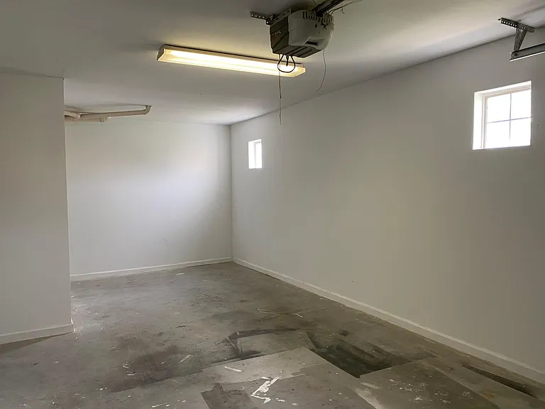 Attached 1 car garage