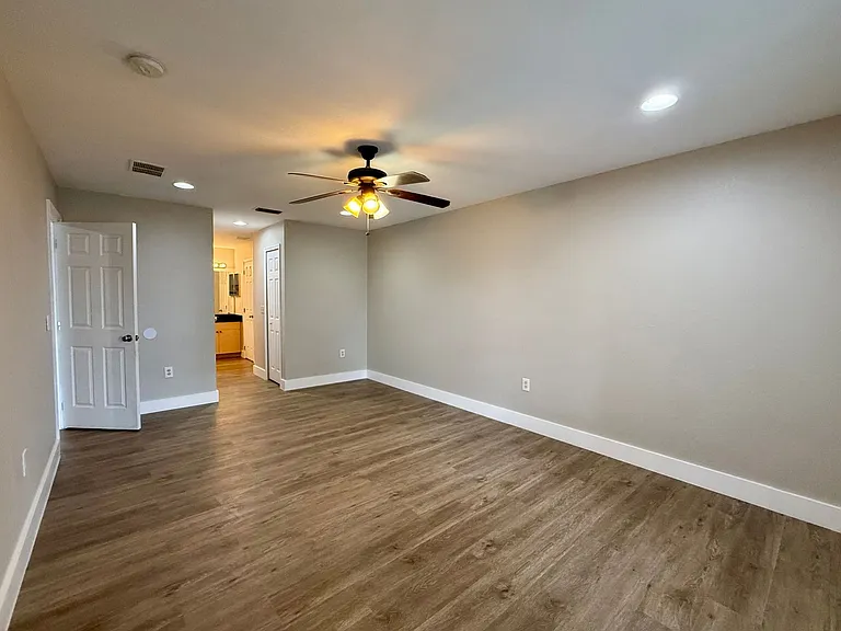 610 Muskrat Dr — Photo 16