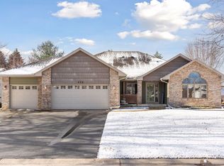 470 Hawthorn Rd, Lino Lakes, MN 55014
