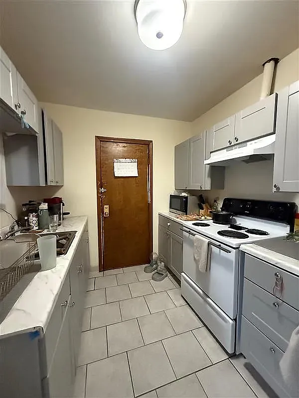 247 Pearl St — Photo 2