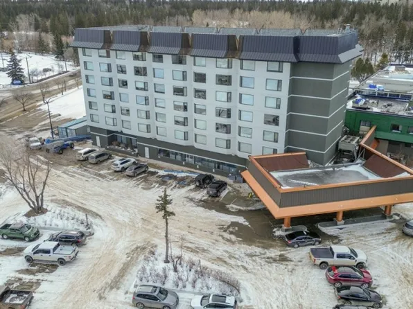 4311 49th Ave, Red Deer, AB T4N 5Y7