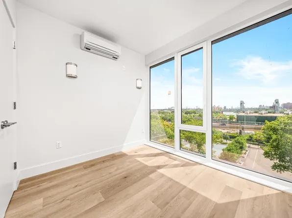 91 Bruckner Boulevard image 1 of 12