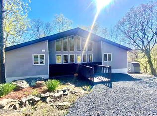 191 Cambridge Ct, Bushkill, PA 18324