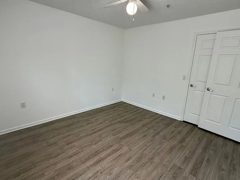 9127 Laird St — Photo 15