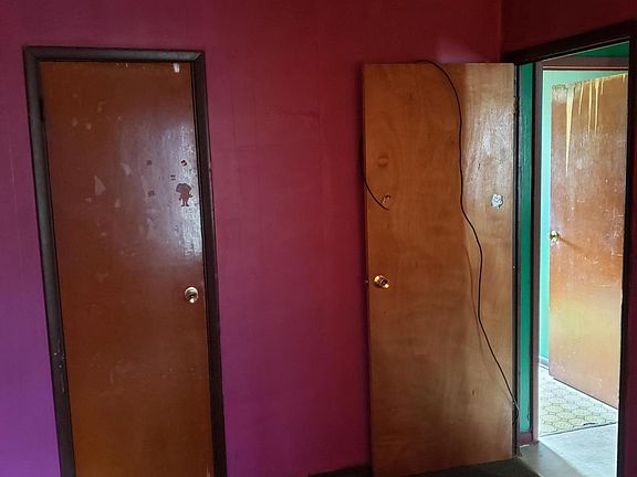 2nd image of 3760 Kings Park Cir