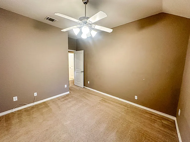 1715 Nestledown Dr — Photo 20