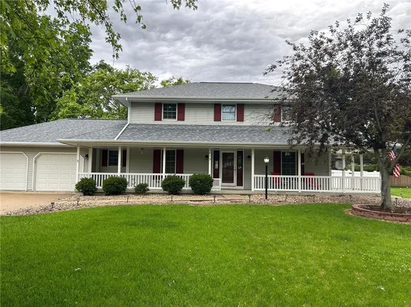 2813 Kimwood Dr, Charleston, IL 61920