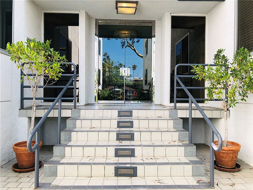 1st image of 901 10th St APT 108