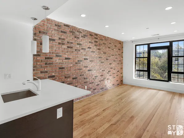 672 Halsey St #2B, Brooklyn, NY 11233